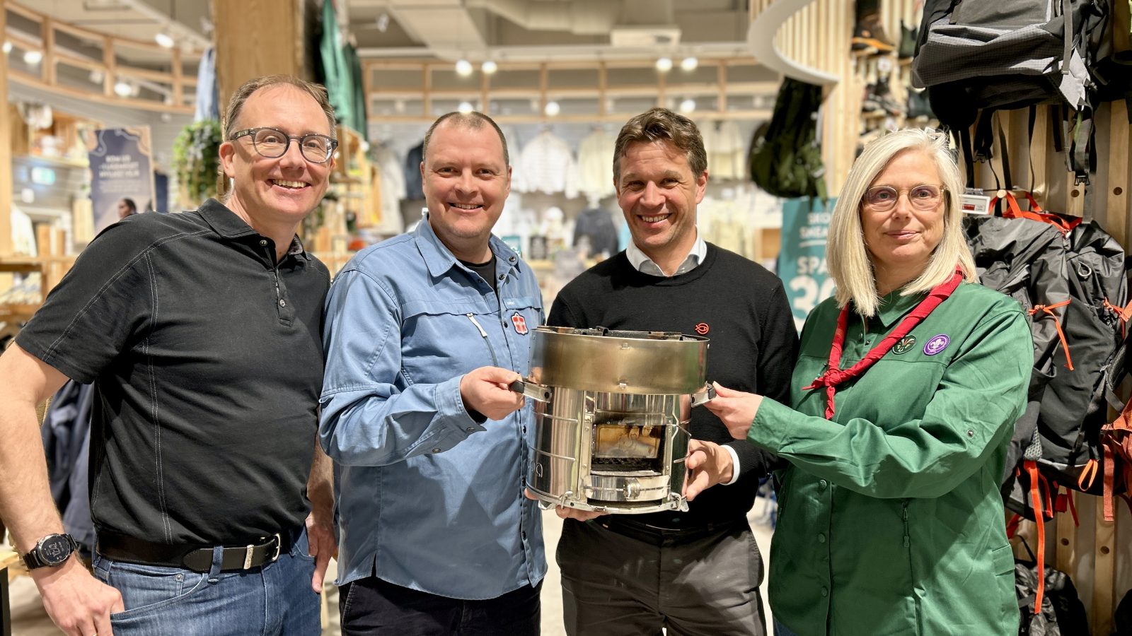 Lacering af Klimakomfur i samarbejde med KFUM-Spejderne, FDF og Folkekirkens Nødhjælp